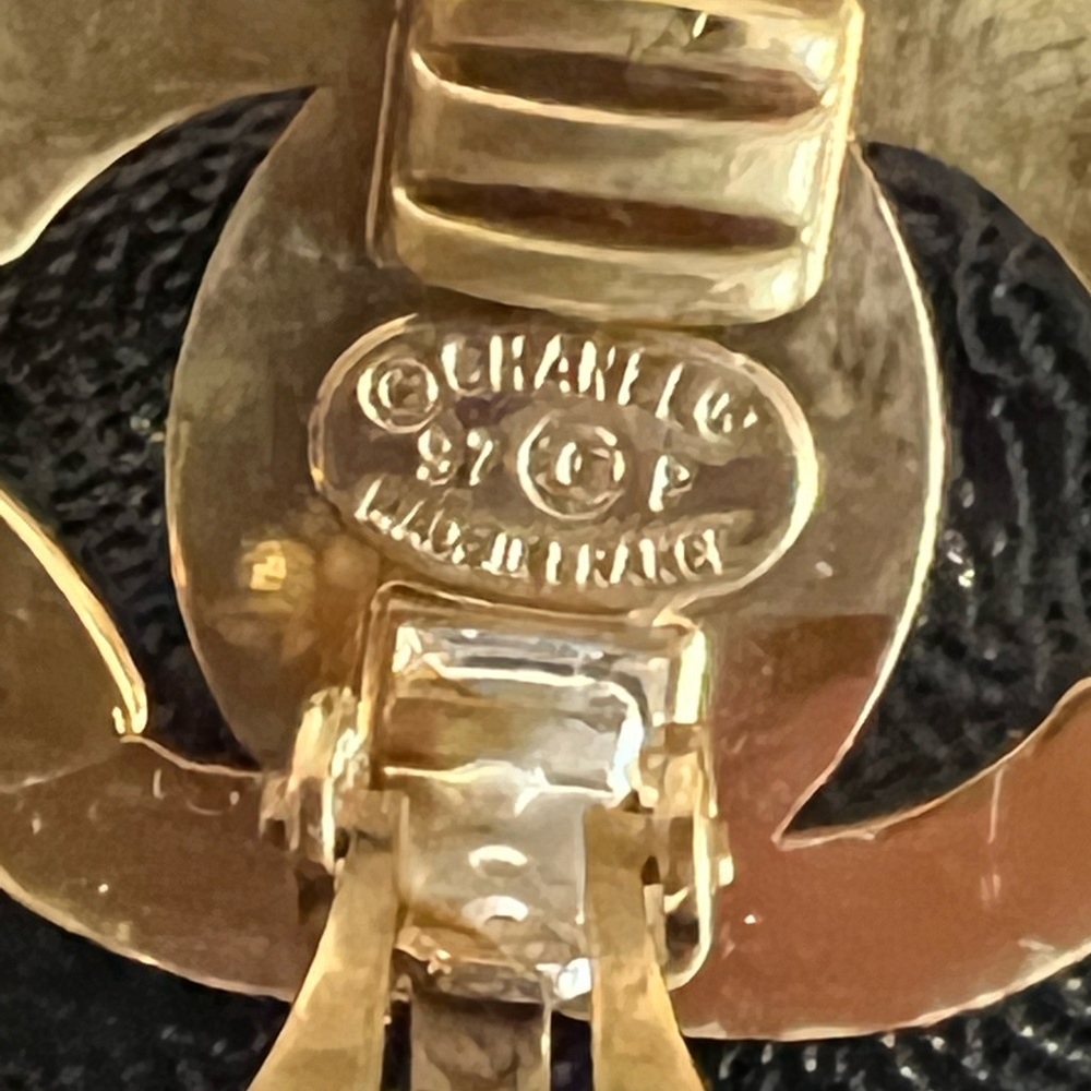 CHANEL Vintage 97P CC Turnlock Earrings 24K Gold Plated PRISTINE - Picture 3 of 7